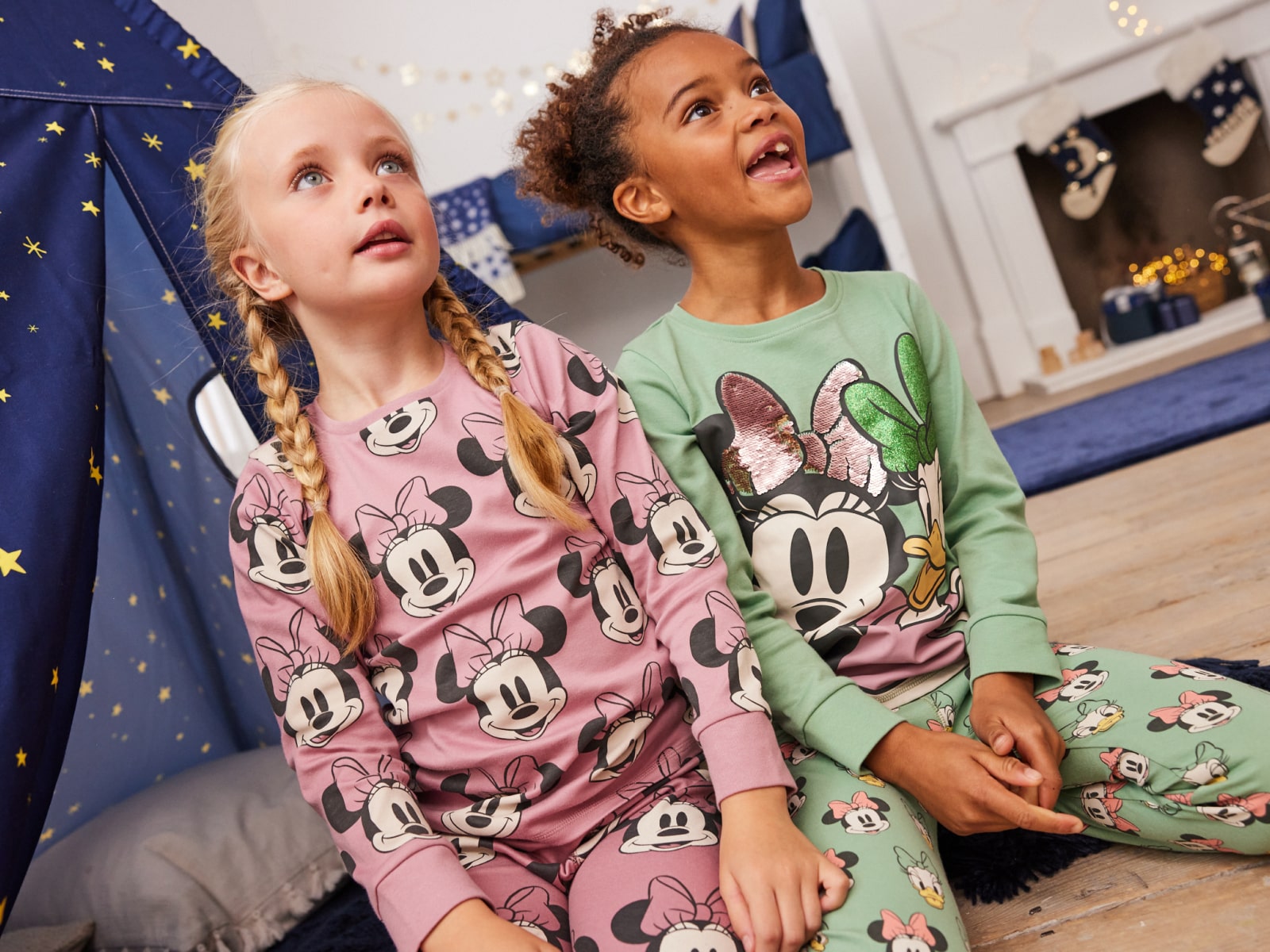 Disney100 - Shop girls - large image